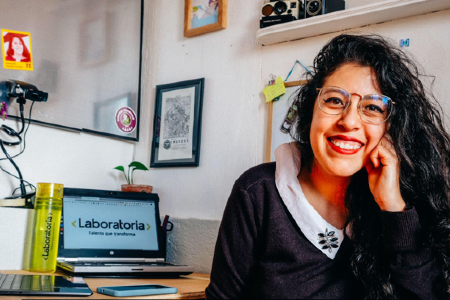 Tras más de ocho años de trabajo y numerosos aprendizajes acerca de la inserción de mujeres en el sector, la organización lanza una nueva modalidad de bootcamp, con mujeres de diferentes países aprendiendo y desarrollándose en un mismo lugar y de forma remota.
