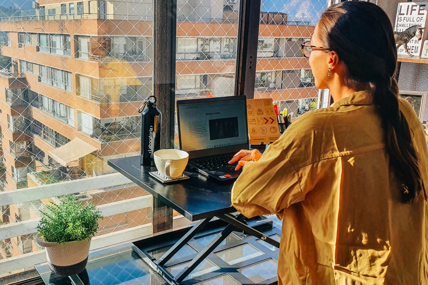 Durante la pandemia se registró una contundente salida de mujeres de la fuerza laboral, quienes, por sus responsabilidades, no retomaron la búsqueda de empleo.