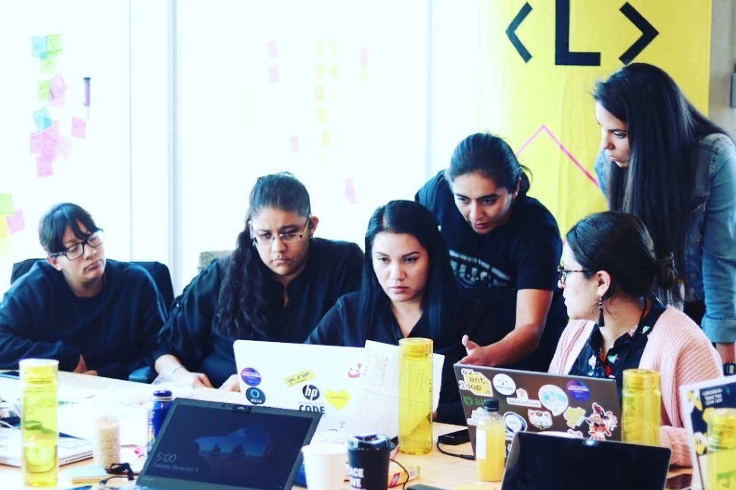 SAP inicia el programa“Intelligent Enterprise”, el cual incluye por primera vez materias de SAP para que las egresadas de Laboratoria den un paso más en su formación profesional. 
