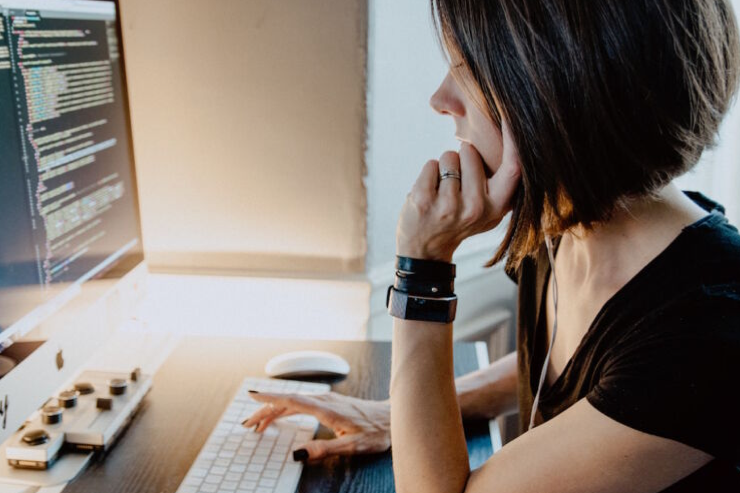En la actualidad, uno de los mayores retos en el sector tecnológico, es promover la participación femenina, pues según el Sence, solo un 16% de los trabajadores digitales son mujeres.