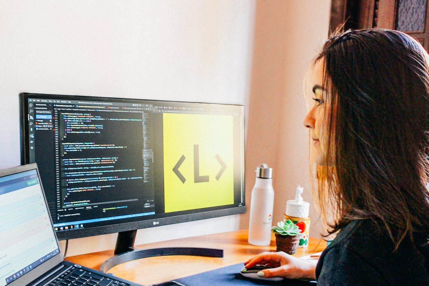 Las developers de <L> no solo ayudan a crear soluciones tecnológicas. Su habilidad para gestionar el cambio contribuye al crecimiento de la empresa.