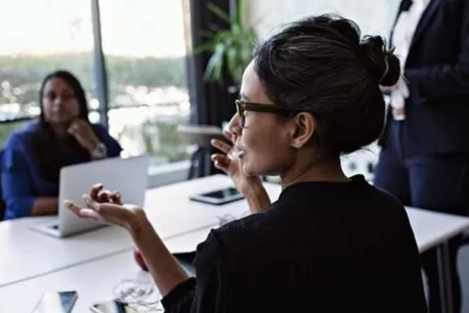 Pesquisas indicam que as mulheres têm menos aspiração a posições de liderança que os homens, o que indica que os esforços em favor da diversidade não estão adaptados às necessidades das mulheres